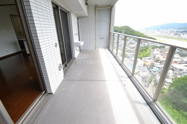 ウイング三滝観音台のバルコニー