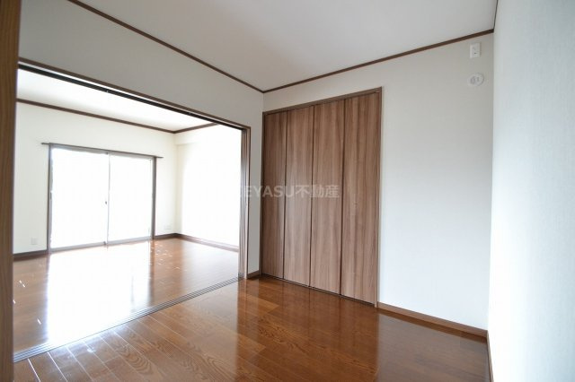 ウイング三滝観音台の居間・リビング