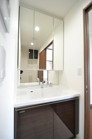 ウイング三滝観音台の洗面所