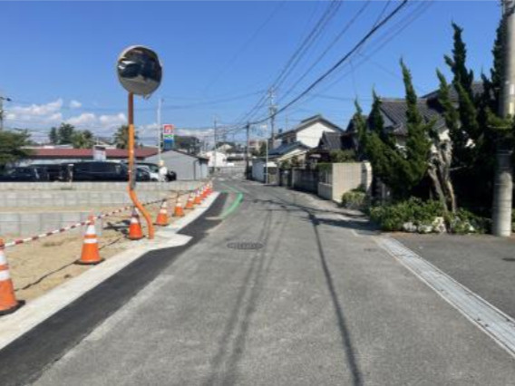知多市新舞子字大瀬　Ａ区画　売り土地の前面道路含む現地写真|前面道路含む現地写真です