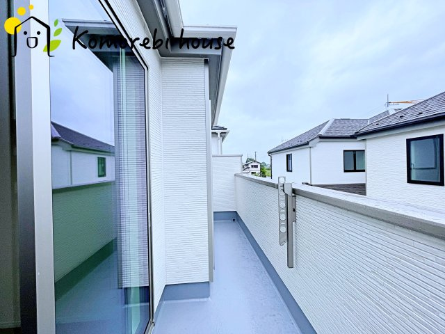 伊奈町栄1丁目46番　新築一戸建て　ハートフルタウン　Aのバルコニー|陽当たり良好なバルコニーです