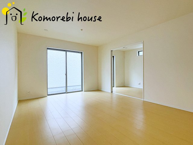 伊奈町栄1丁目46番　新築一戸建て　ハートフルタウン　Aの居間・リビング|居間です