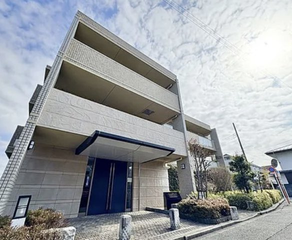 【外観】 | ご自宅から現地まで、当社スタッフがお車にて、「お迎え・お送り」をしております。ぜひお気軽にお問い合わせくださいませ♪