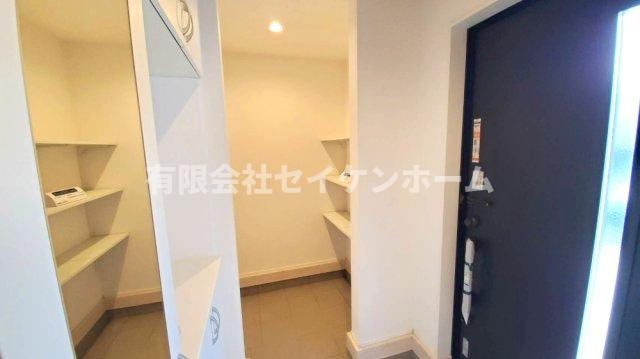 深谷市上野台　新築住宅1号棟（土地広々55坪超）の前面道路含む現地写真