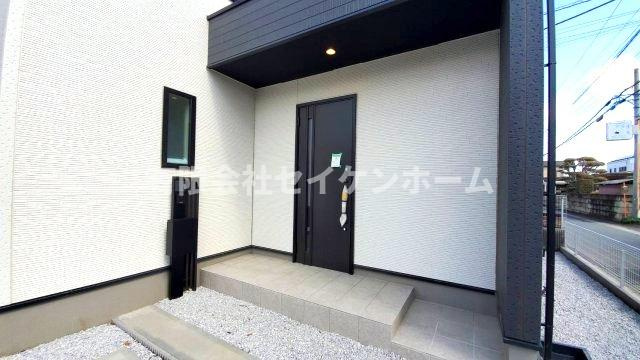 深谷市上野台　新築住宅1号棟（土地広々55坪超）の玄関