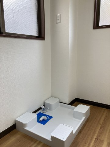 ハイツ三田の設備|洗濯機置場