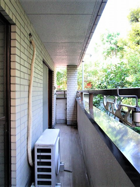 ハイツ三田のバルコニー