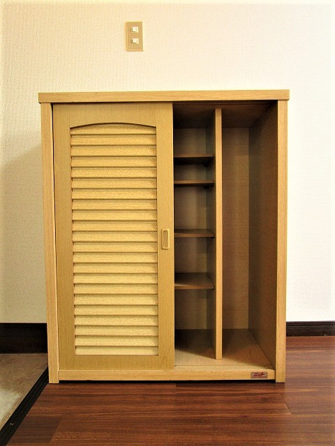 ハイツ三田の居間・リビング