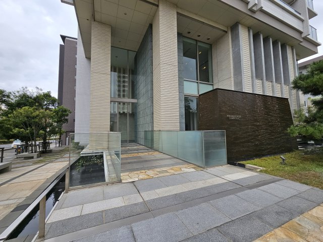 プラウドタワー住吉のエントランス