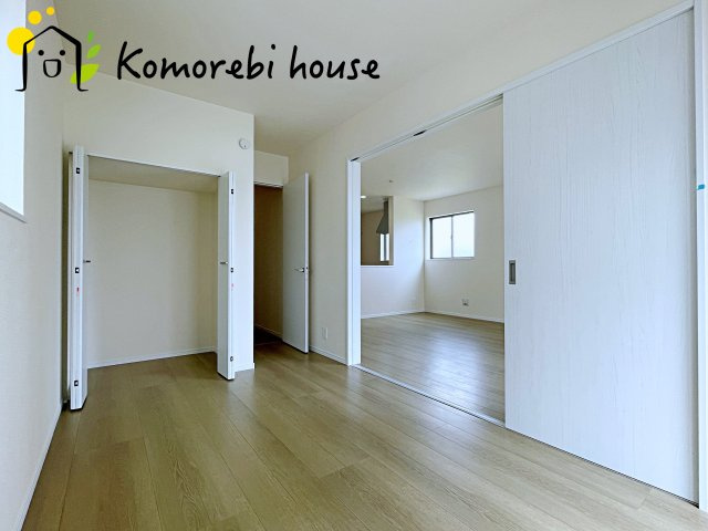 伊奈町栄1丁目46番　新築一戸建て　ハートフルタウン　Ｂの洋室|26.5.28　撮影済み
