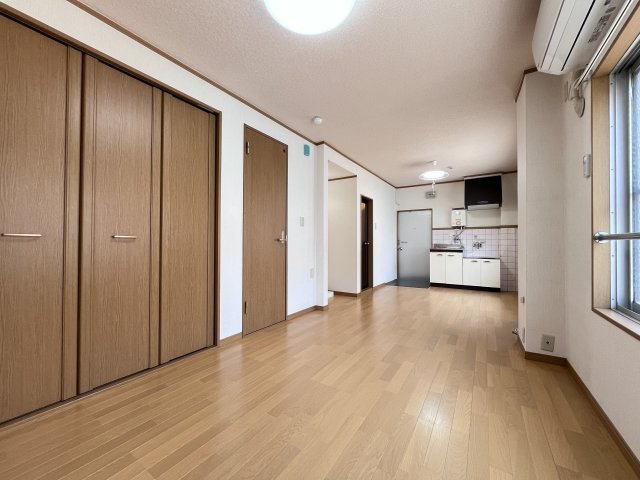 松栄ハイツの居間・リビング