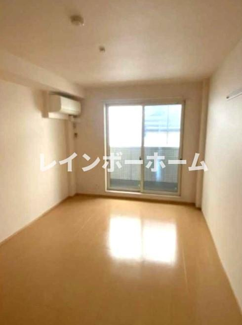 ジェノヴィア原木中山の居間・リビング