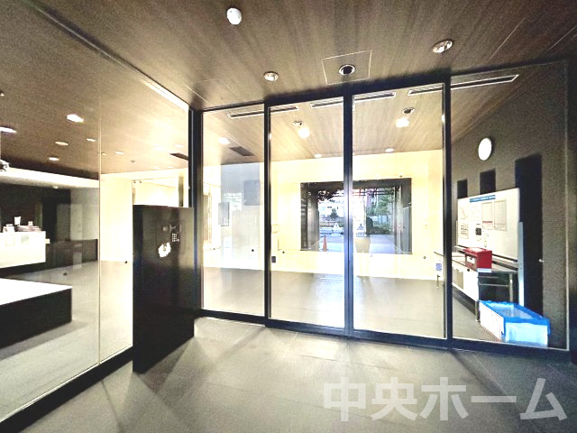 パークハウス清澄白河タワーの防犯設備|【オートロック】オートロックシステムでセキュリティ充実。当たり前ですが、安全で安心して暮らすのって大事ですよね。お探しのご条件でオートロック付きの物件を探す方も多いですがやはりセキュリティは大事です。