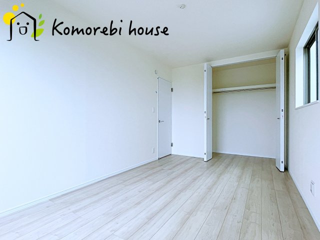 伊奈町栄1丁目46番　新築一戸建て　ハートフルタウン　Eの寝室|落ち着いた色調の寝室です