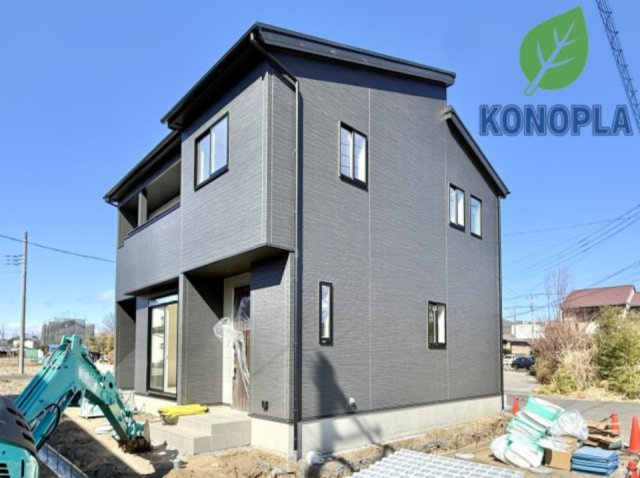 【新築戸建】足利市葉鹿南町1期の外観|■外観｜いまのアパート生活で走り回るお子さんを怒ってしまった経験はありませんか？走り回ることもジャンプすることも子どもの習性です！庭付き一戸建てならお子さまも思いっきり遊べます(^^)