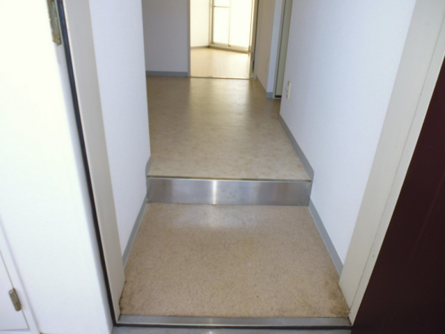 ＹＫハイツ旭が丘の玄関
