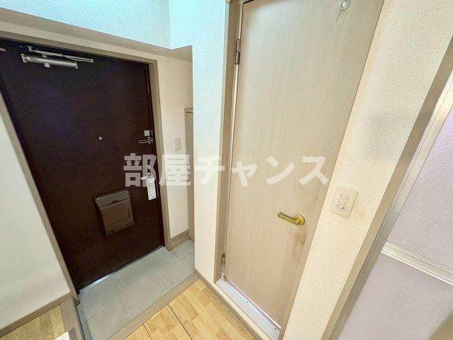 テラス金山の玄関