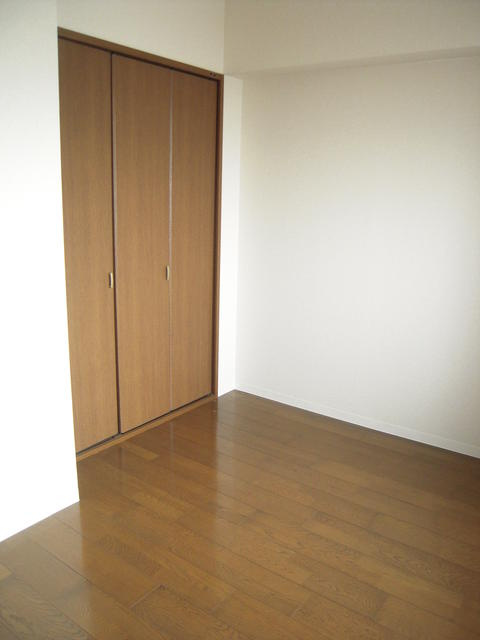 篠崎パークマンションの洋室|玄関側洋室