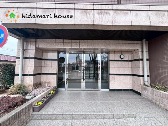 プレジャーガーデン鴻巣のエントランス