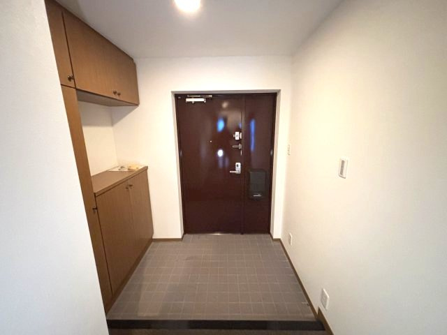 井本マンションの玄関