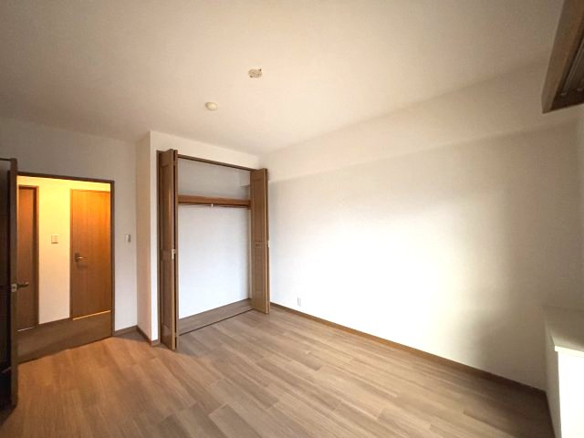 井本マンションの洋室
