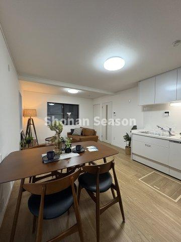 【居間・リビング】 | コンパクトな設計・ムダのない間取が魅力的な3LDKのお住まいです♪