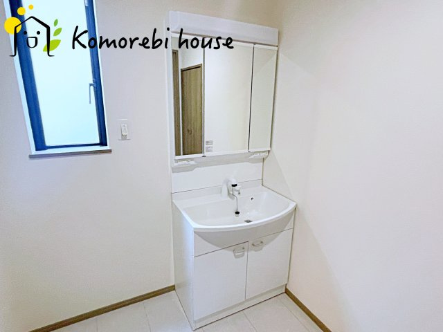 伊奈町栄1丁目46番　新築一戸建て　ハートフルタウン　Hの独立洗面台|独立洗面台あり、毎朝おしゃれに忙しい女性の方におすすめです