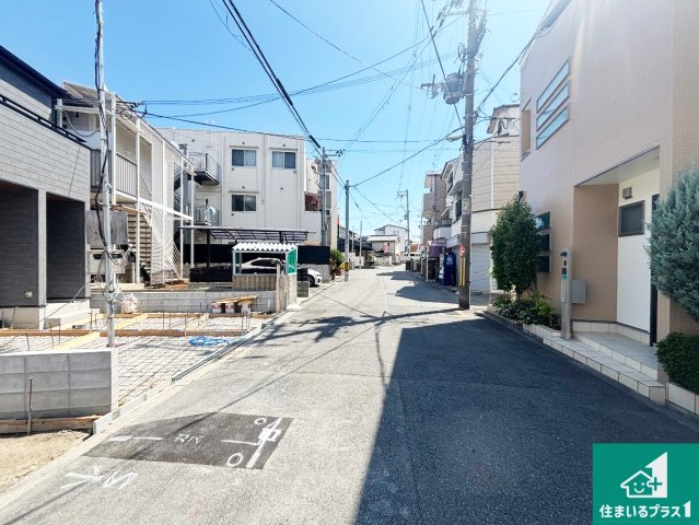 大阪市平野区瓜破　新築一戸建ての前面道路含む現地写真|周辺は落ち着いた街並みの住宅地！子育てがしやすい住環境です！まだ未完成ですが、現地でしかわからない事もございます。是非一度ご覧ください。