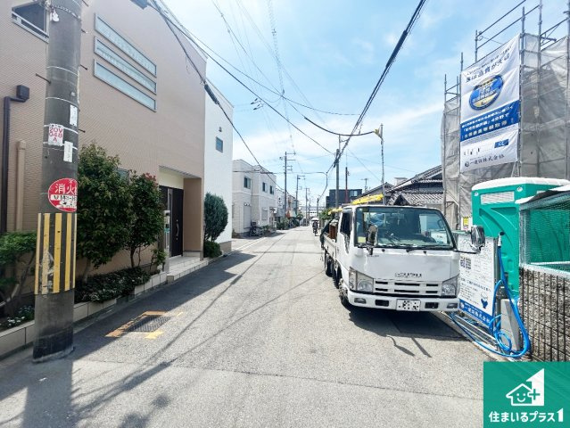 大阪市平野区瓜破　新築一戸建ての前面道路含む現地写真|周辺は落ち着いた街並みの住宅地！子育てがしやすい住環境です！まだ未完成ですが、現地でしかわからない事もございます。是非一度ご覧ください。