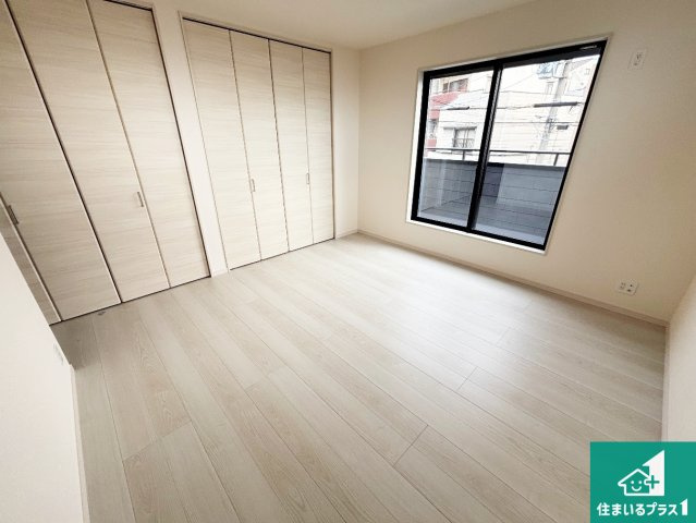 大阪市平野区瓜破　新築一戸建ての洋室|ナチュラル感のある洋室は、自分好みのインテリアが楽しめます♪ご家族とインテリアや家具を選びに行くのは新築購入時の醍醐味の一つです。ぜひお楽しみください♪