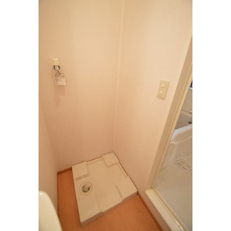 【設備】 | メゾン・ド・サンシャインⅢ | 洗濯機置き場