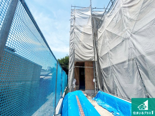 大阪市平野区瓜破　新築一戸建ての外観|周辺は落ち着いた街並みの住宅地！子育てがしやすい住環境です！まだ未完成ですが、現地でしかわからない事もございます。是非一度ご覧ください。