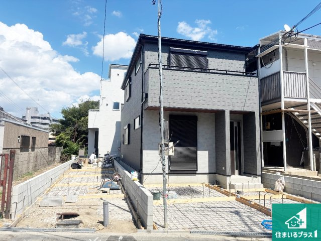 大阪市平野区瓜破　新築一戸建ての外観|周辺は落ち着いた街並みの住宅地！子育てがしやすい住環境です！まだ未完成ですが、現地でしかわからない事もございます。是非一度ご覧ください。