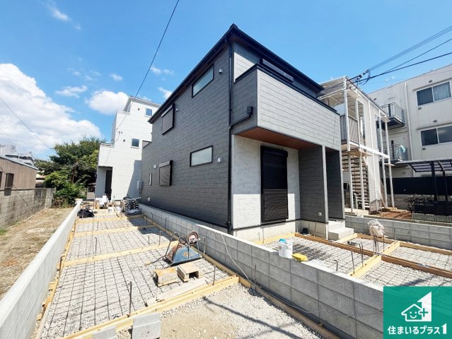大阪市平野区瓜破　新築一戸建ての外観|周辺は落ち着いた街並みの住宅地！子育てがしやすい住環境です！まだ未完成ですが、現地でしかわからない事もございます。是非一度ご覧ください。