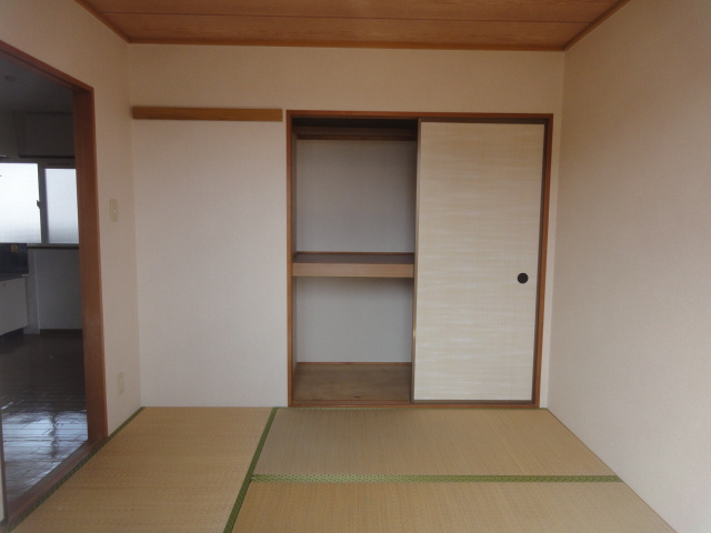 サニーホームズオザキの和室