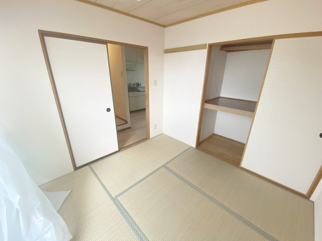 サニーホームズオザキの和室