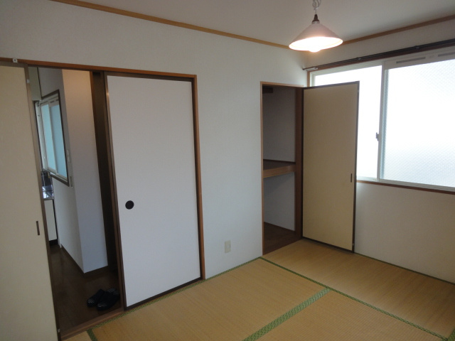 サニーホームズオザキの和室