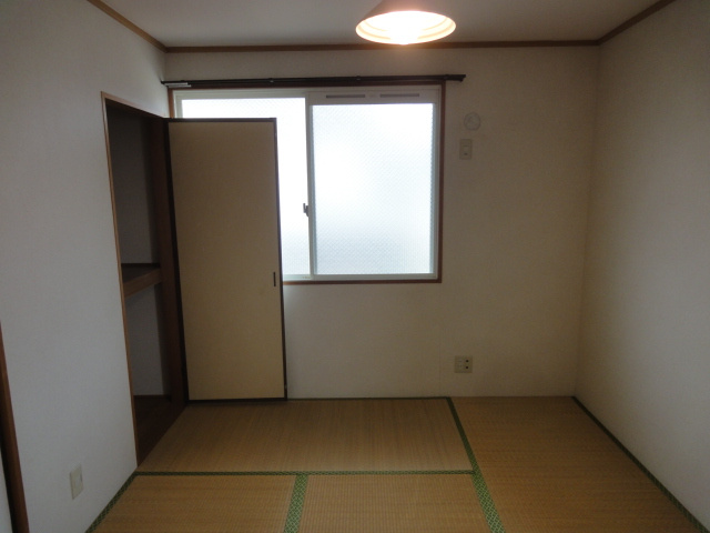 サニーホームズオザキの和室