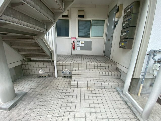 サニーホームズオザキのエントランス