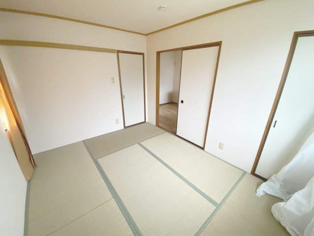 サニーホームズオザキの和室