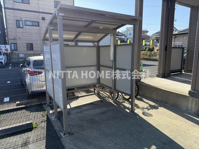 リープのその他共用部分|屋根付きの駐輪場を使用することができます〇