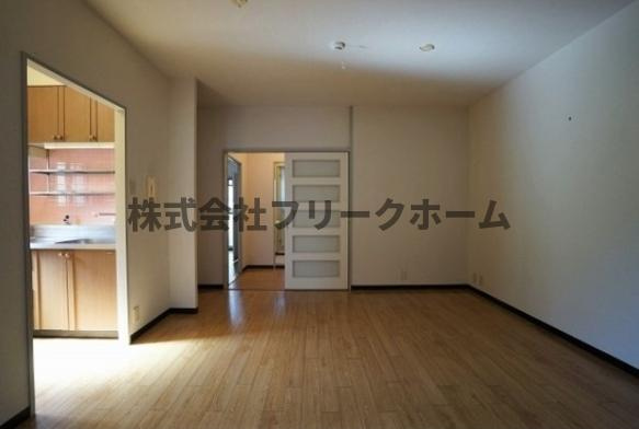 三鷹市下連雀７丁目の賃貸マンションの居間・リビング