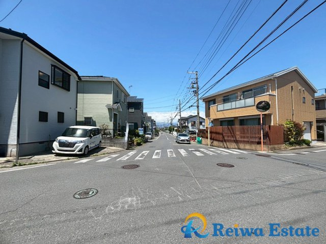 中古戸建　茅ヶ崎市室田2丁目の前面道路含む現地写真