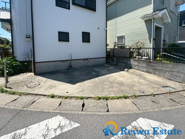 中古戸建　茅ヶ崎市室田2丁目の駐車場