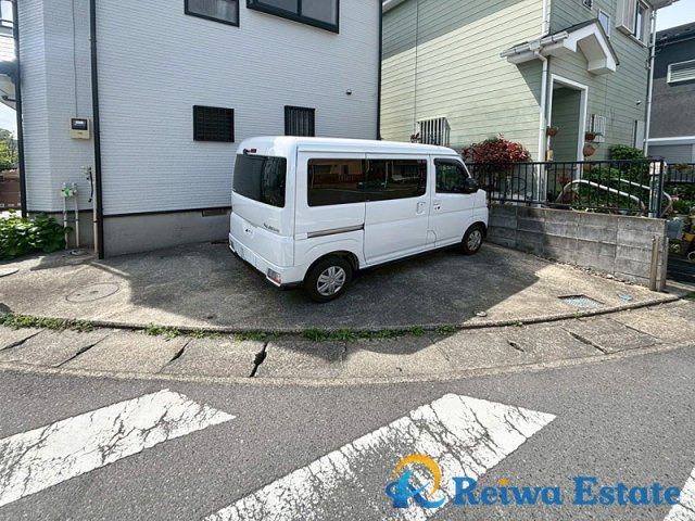 中古戸建　茅ヶ崎市室田2丁目の駐車場