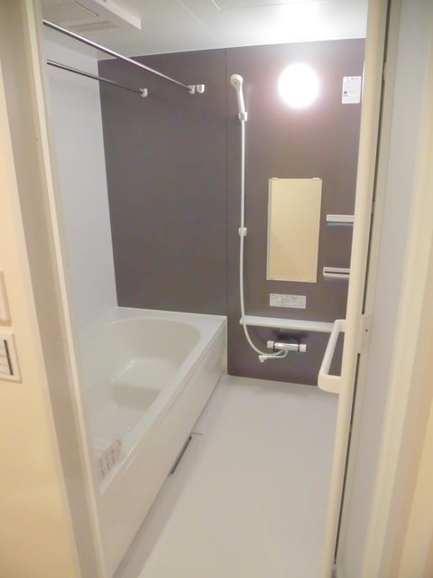 ＫＩＮＥＹＡの浴室|広めの浴槽