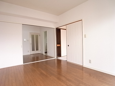 【居間・リビング】 | ライトコア前原 | ゆったりとした居間です