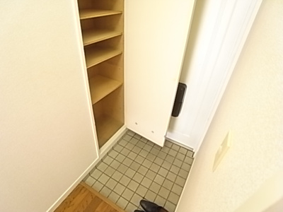 【玄関】 | ライトコア前原 | 落ち着いた玄関です