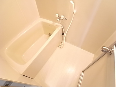 【浴室】 | ライトコア前原 | 落ち着いた空間のお風呂です