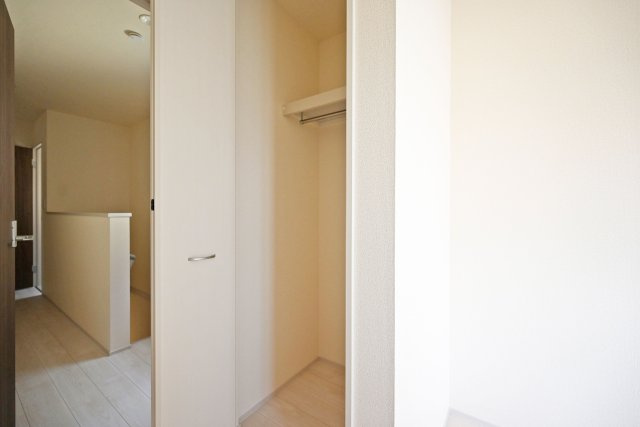 リーブルガーデン食満6丁目新築一戸建て│2SLDK+駐車1台可の収納|－洋室6.7帖(2F)-